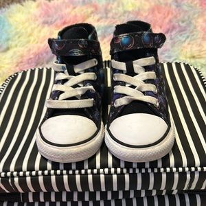 Toddlers converse size 8